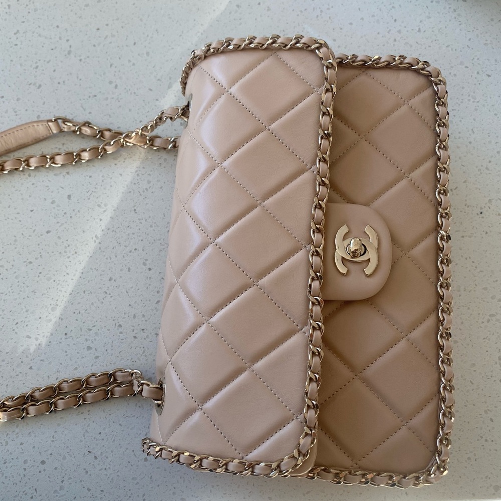 Authentic Rare Investment Chanel Running Chain Flapbag. Small Biege Lambskin - Picture 1 of 11